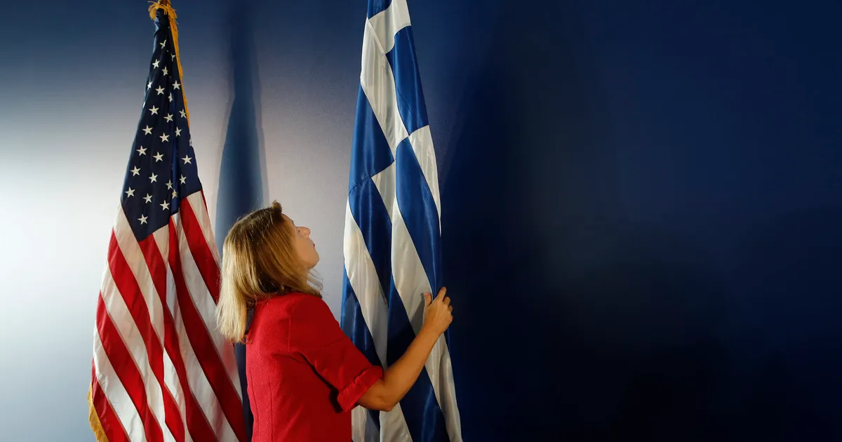Greece draws in the US &mdash; and edges out Russia