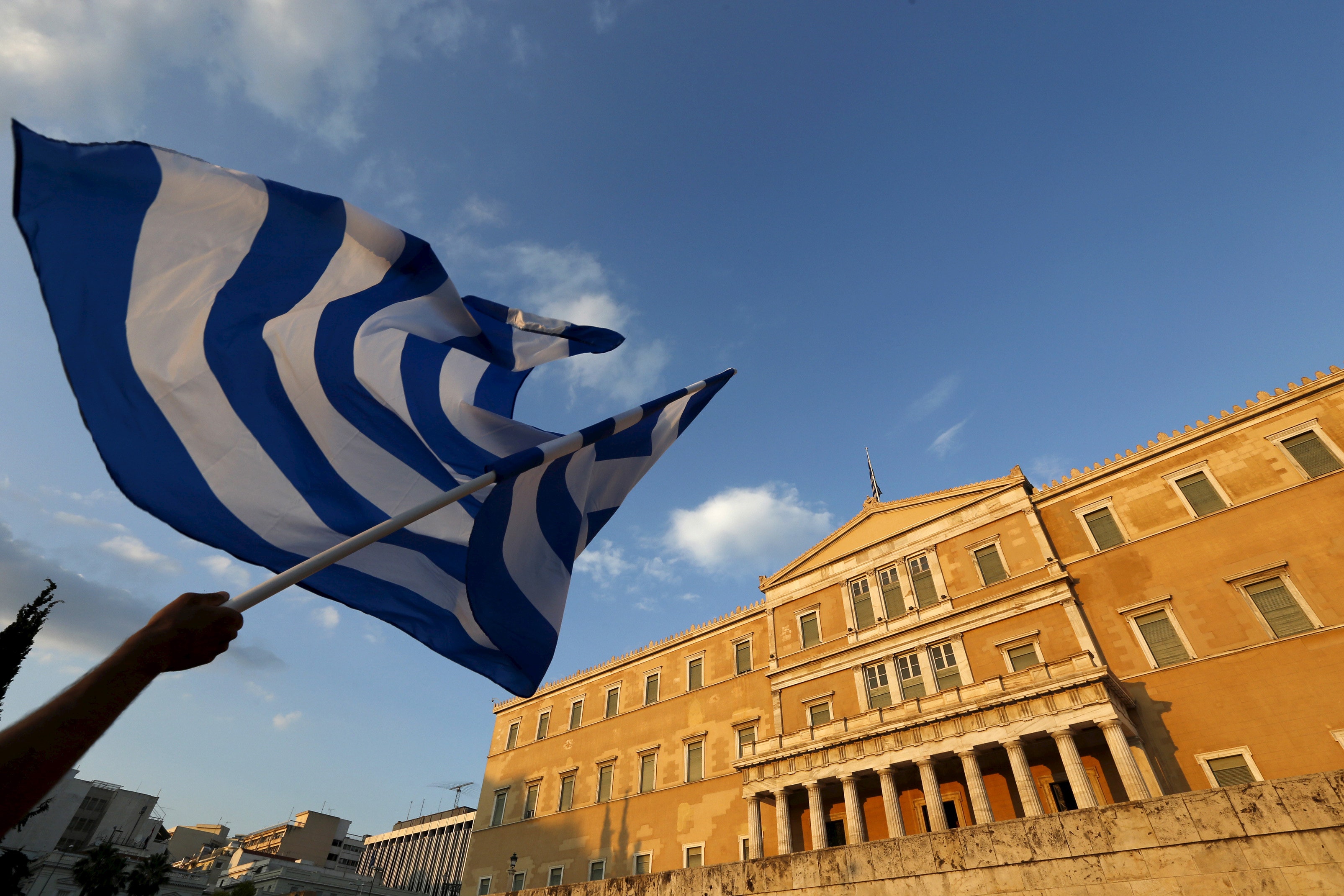 Online payments halted in Greece, citizens eye Bitcoin to protect savings
